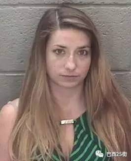 在公交车上进入 海报