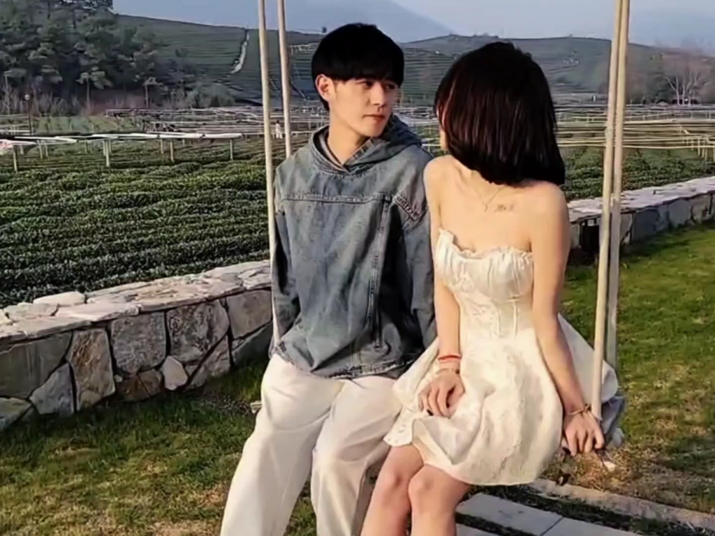 火 影 忍 者 小 南 +黄 本 海报