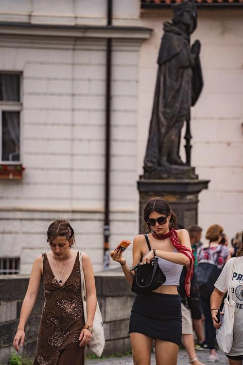 男gv网站 多数采用响应式设计