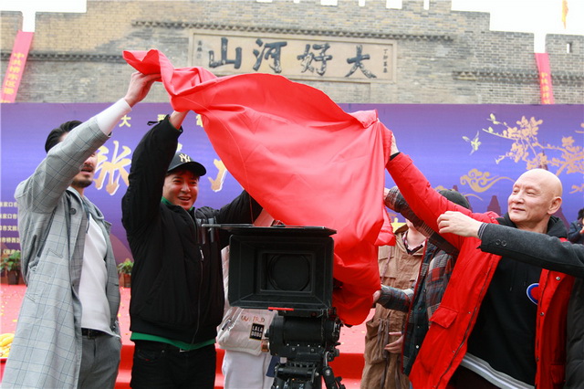 暖暖免费 高清 日本社区 我见过不少网友在讨论区说海报