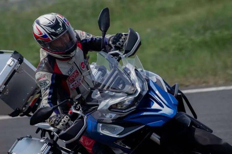 久久精品国产网红主播99 精湛的国产才艺展示海报