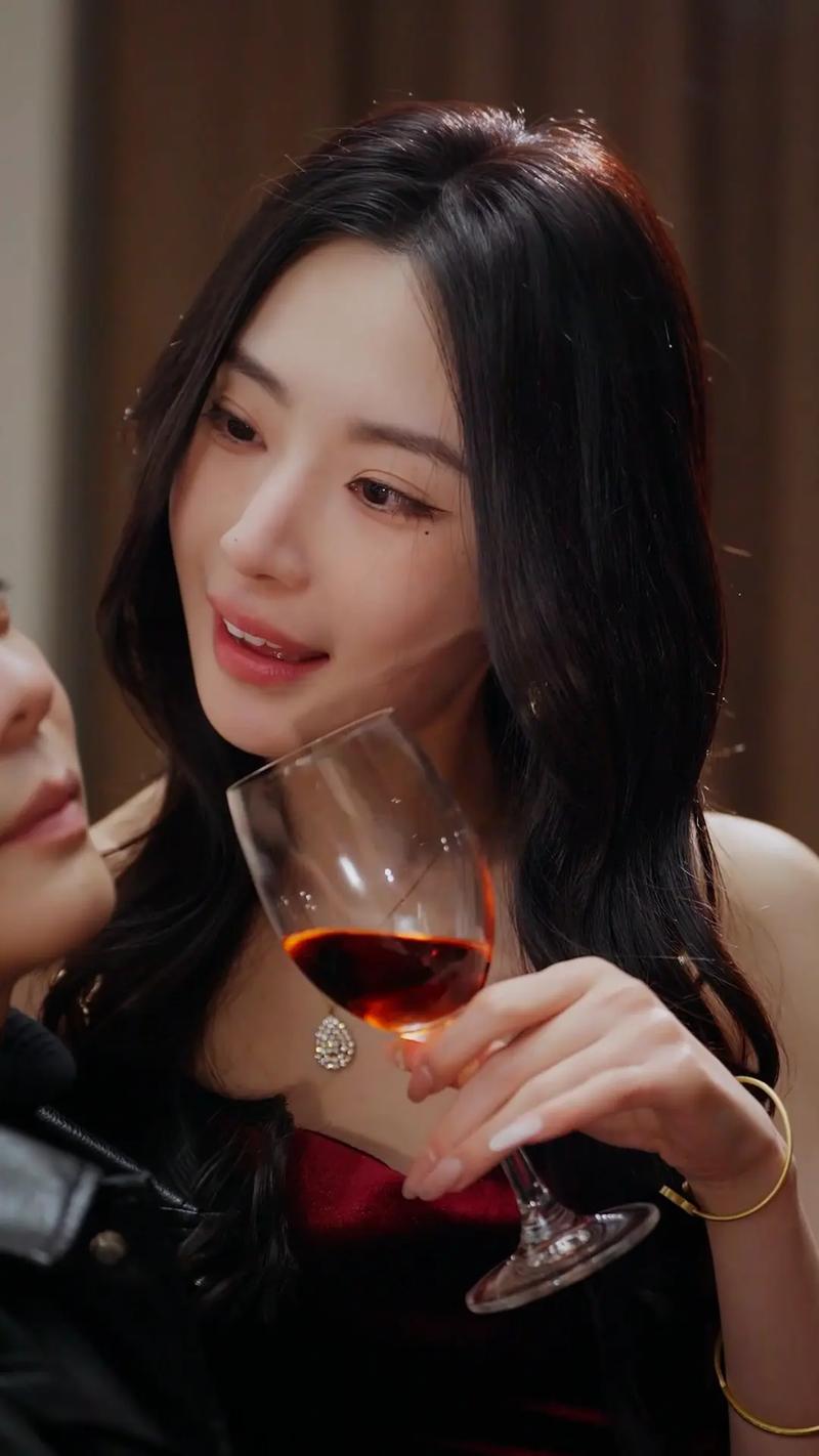 尤物视频网站大全海报