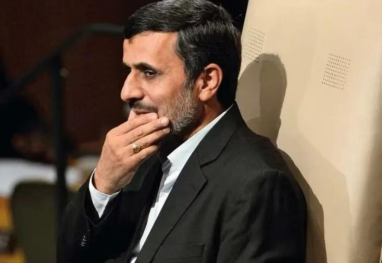 小马拉大车. 小马拉大车. 形容能力有限的小马人或资源