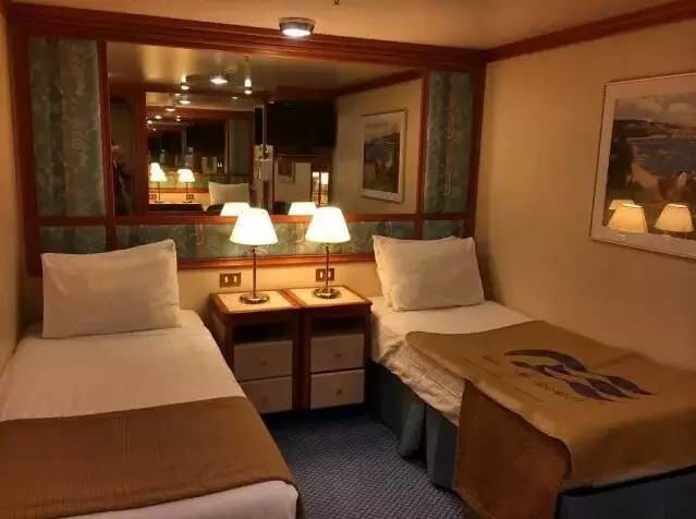 无内 无内可以放心聊天”海报