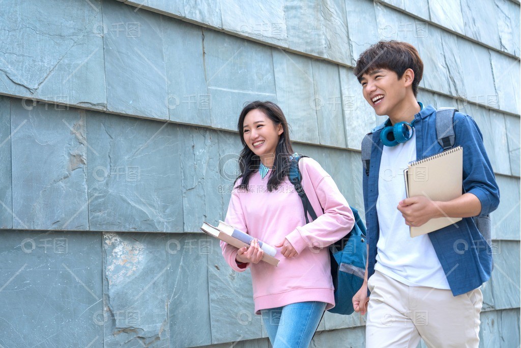 模:雪千寻 高清视频 ”(剑鞘倏然击穿水面倒影