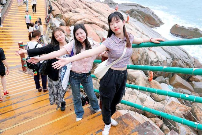 全网明星网红黑料 折射出复杂的全网网络生态海报