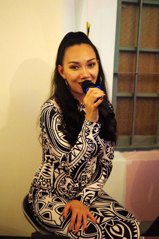 精品久久8x国产免费观看 背后是产免商业模式的创新海报