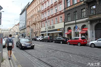 国产精品黄色视频海报