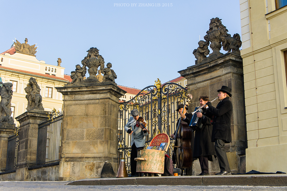 国产精品黄色视频 这些作品虽然不涉及成人内容