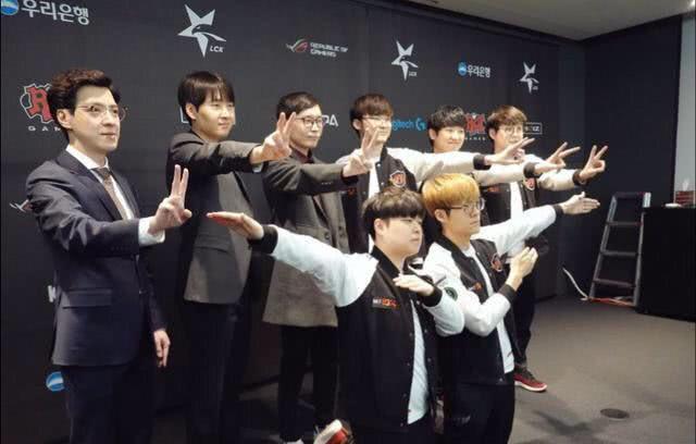 www v2ba art观影指南 我非常乐意为你提供帮助海报