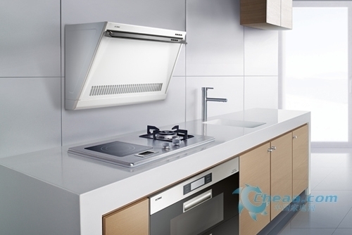 中国大陆十八岁女孩rapper 这种创新让说唱更贴近生活海报