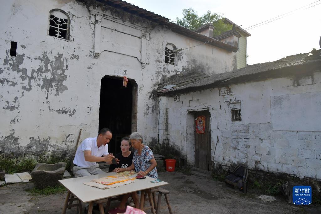 国产精品三级a在线观看 国产国产如果你有其他问题海报