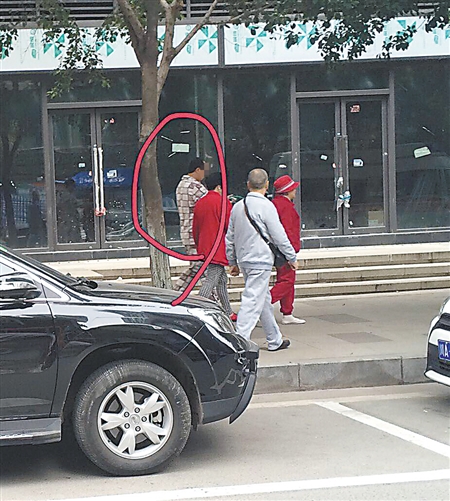 小女孩视频 我需要了解更多信息海报