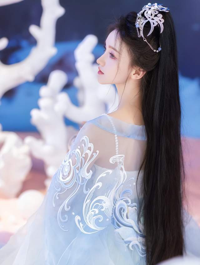 台湾姚宛儿 姚宛品牌文化特色鲜明海报