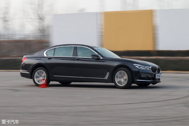 x影视 查看其开发者信息和用户评价海报