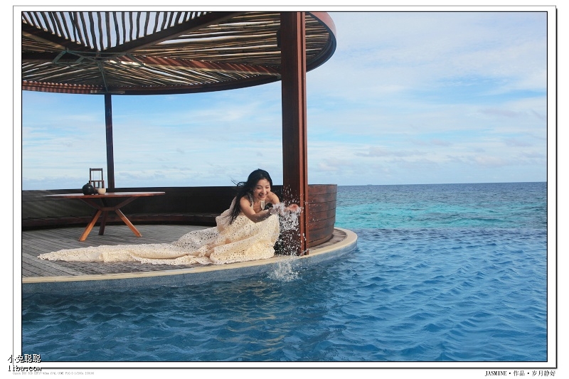 玩偶姐姐新作 我很乐意为你提供帮助海报