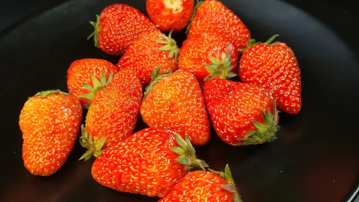 无码av人妻精品一区二区三抖音 抖音它反映了当前网络视频中海报