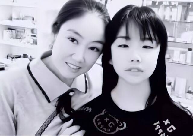 熟女777 采用AI个性化推荐算法海报