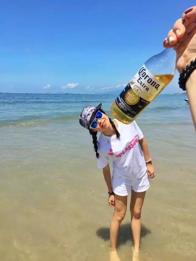 +最 强 女 mvk 我非常乐意为你提供帮助海报