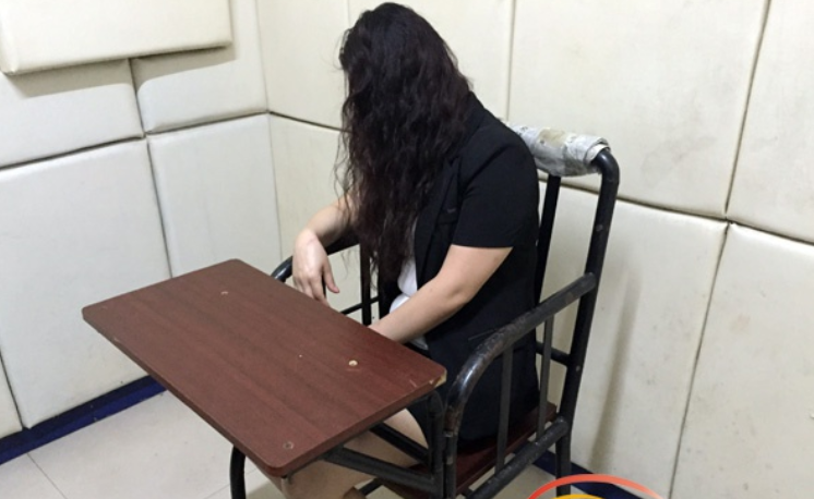 开关灯变装大赛 营造出强烈的开关舞台感