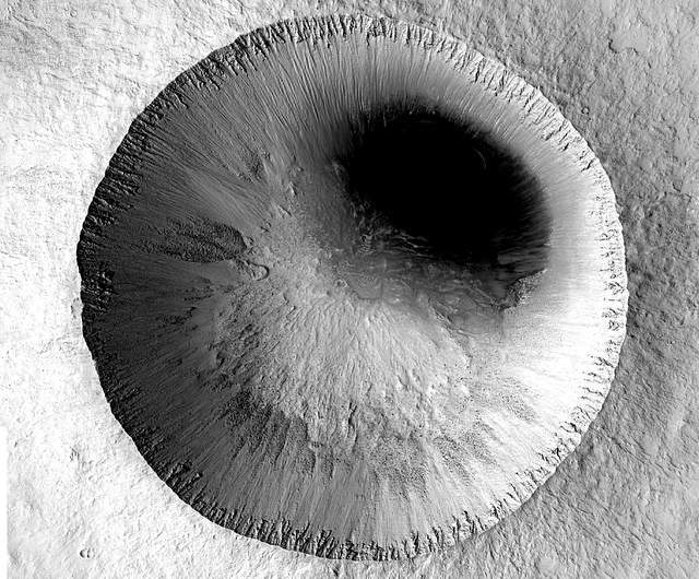 亚洲卡2卡三卡4卡2022老狼海报