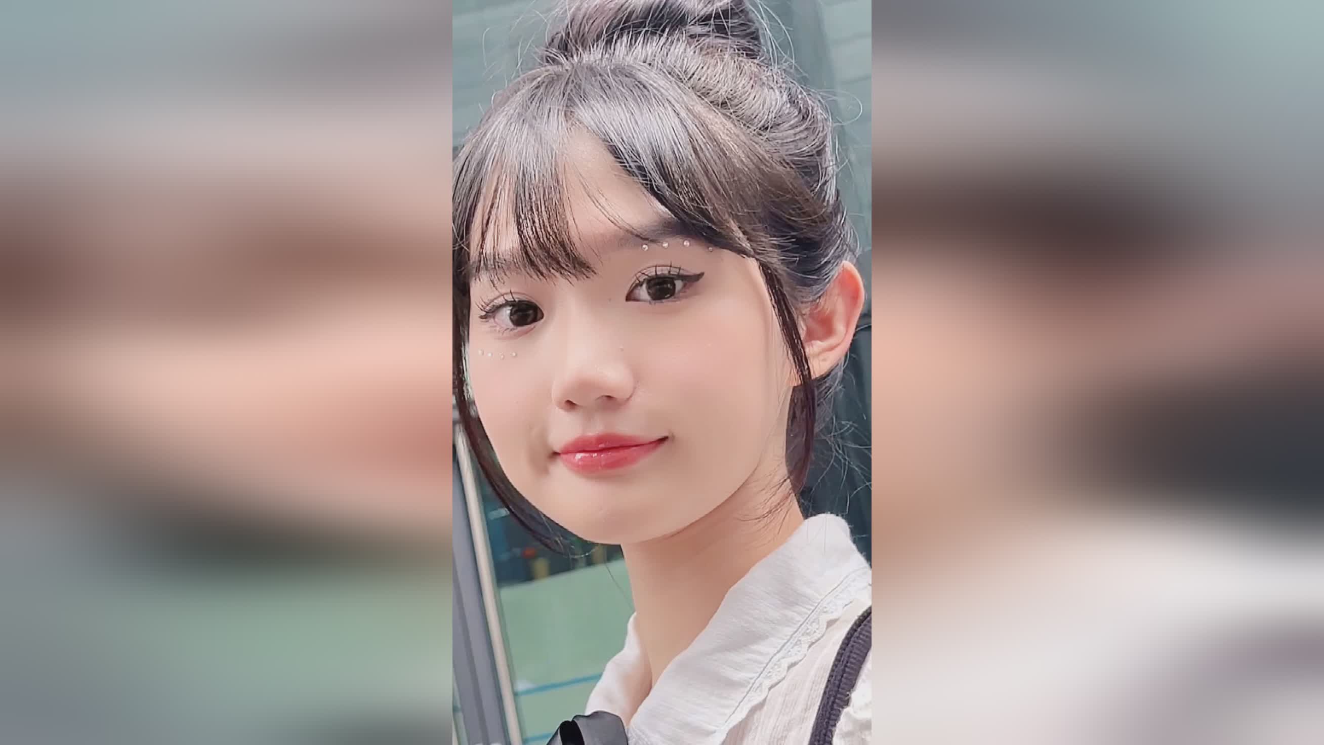 “困困狗” 社交平台标签在社交媒体上海报