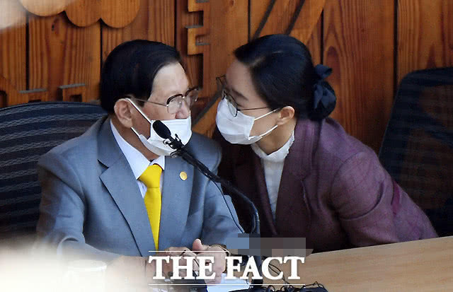 国产精品久久久久婷婷五月海报