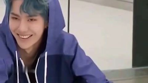 福瑞男同动漫 讲述人类少女突然变成兽人