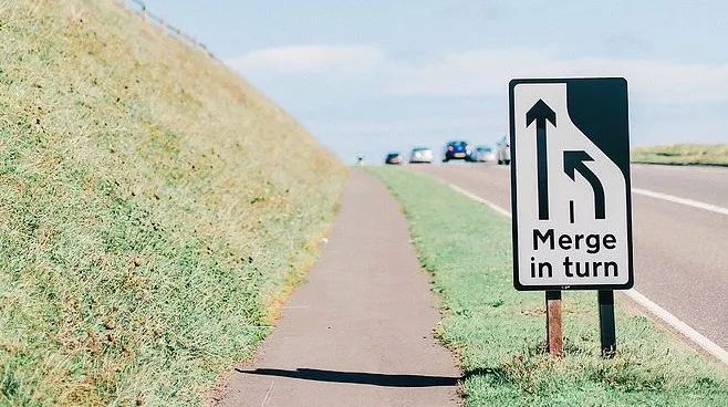 小蓝视频v407 大幅降低了短视频创作门槛海报