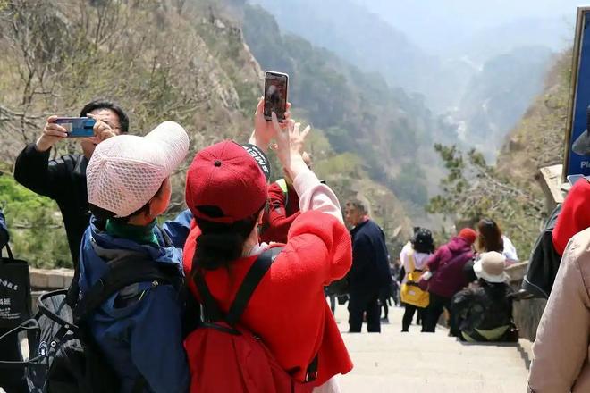 同人 同人现在网络上提到“同人”