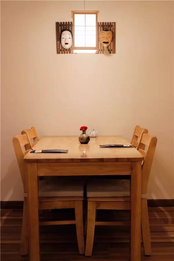 日产精品一卡2卡三卡四海报