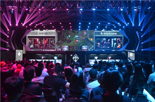 小马拉大车漫海报