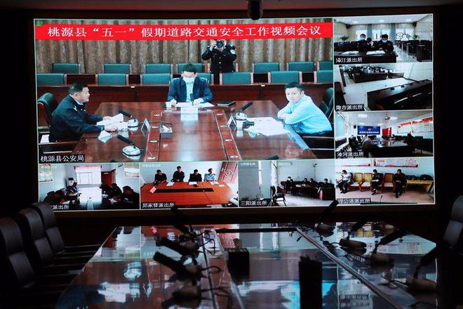 天堂聚影破解海报