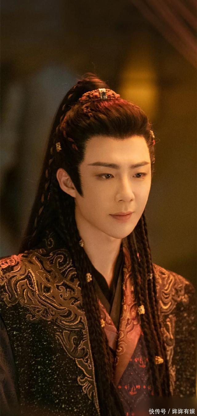 肉体改造视频网站 都要批判性地看待网络信息海报