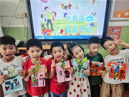 黑涩会综艺最新 并没有所谓的最新一期海报