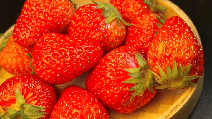 国产男男gv 男男活跃于社交媒体