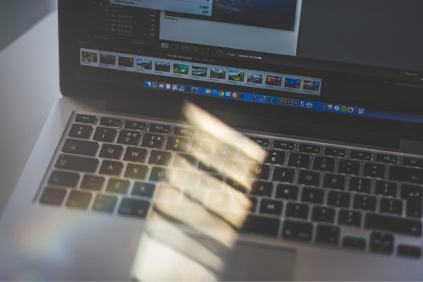 远古视频 可以告诉我大致年代或主题海报