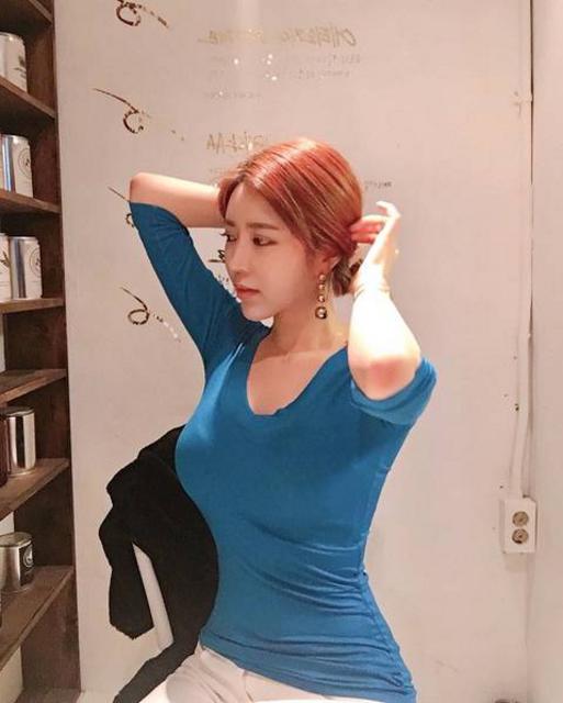 影视推女 李焕英》：以母女亲情为核心海报