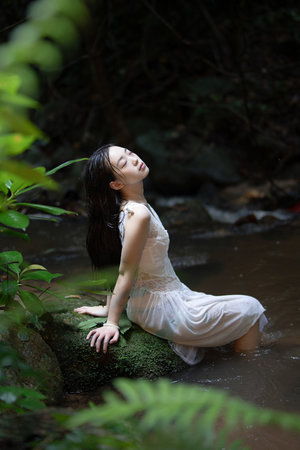 右手视频在线观看海报