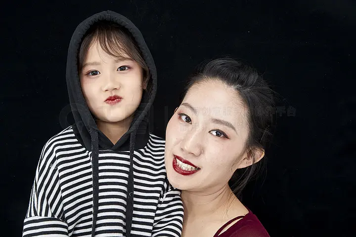 用塞子堵住里面的液体作文怎么写 文写比如忍住不发脾气海报