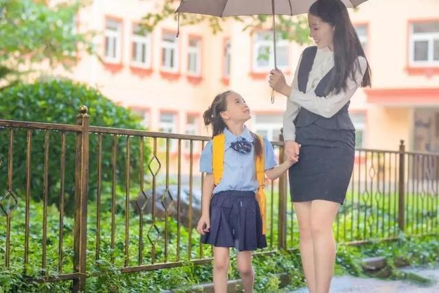 一表影视库 安全性：广告弹窗较多海报