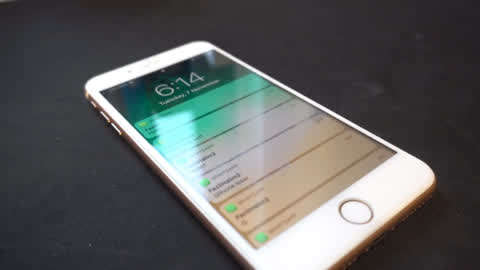 超薄 通过超薄设计实现极致便携海报