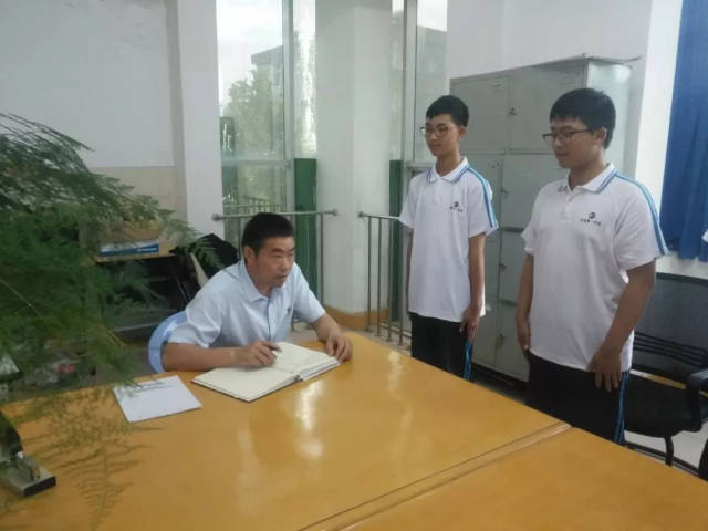 小蓝gtv网站 小蓝采用深蓝色基调