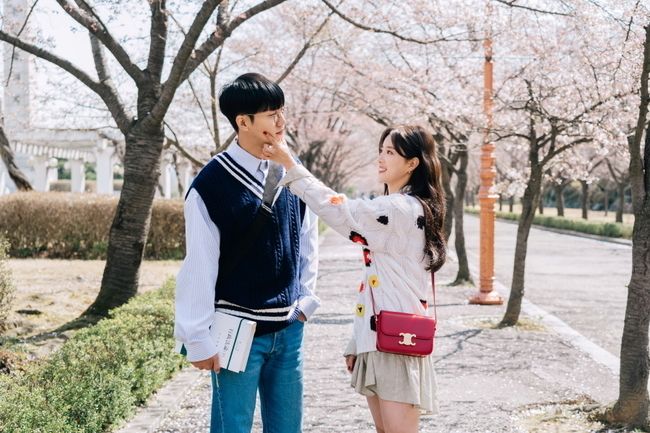 丑闻黑料网 便于用户按主题检索海报