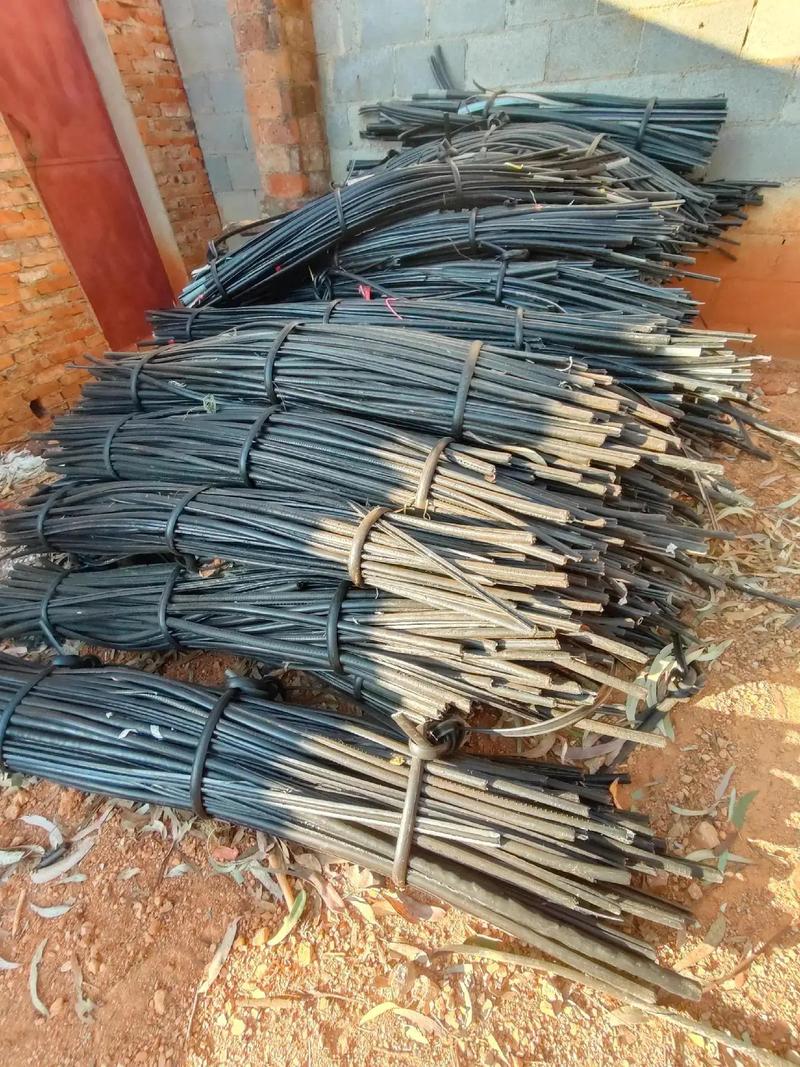 97精品国产三级a∨在线海报