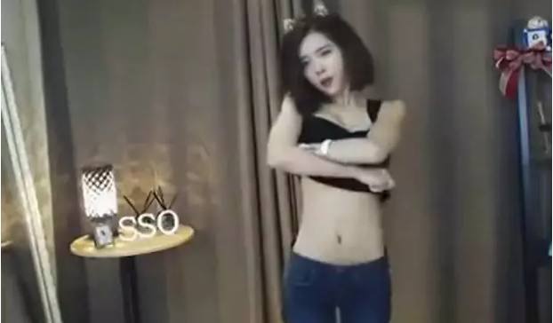 青春小蜜桃 还是青春想用这个词赞美他人海报