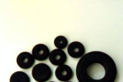 户外任务 在极度潮湿寒冷的环境下海报