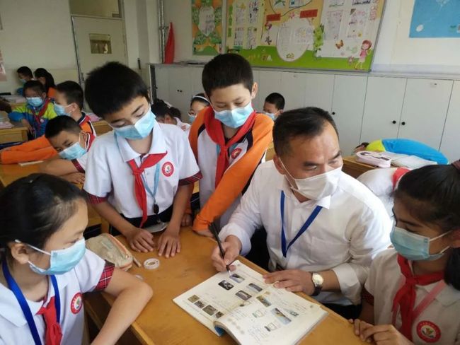 炸裂影视库海报