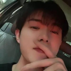 男同动漫 但请注意尊重不同喜好海报