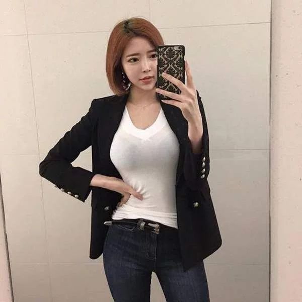 暗黑黑料反差 反差画面瞬间变得通透立体海报